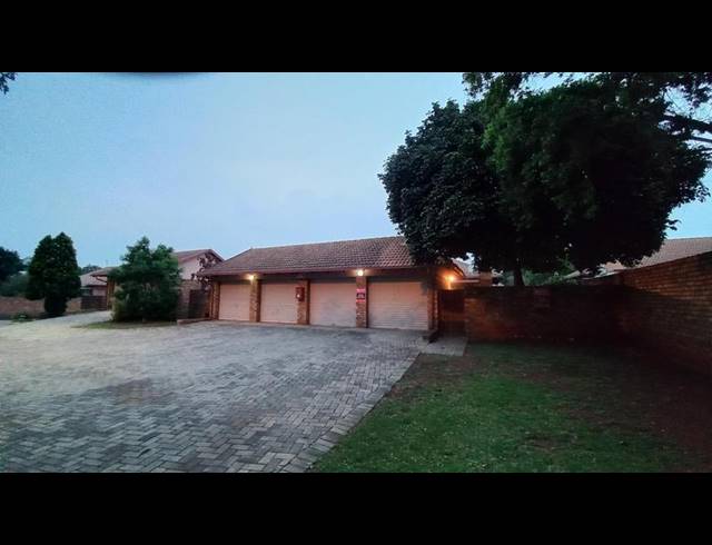 2 BEDROOM TOWNHOUSE FOR SALE IN PIERRE VAN RYNEVELD